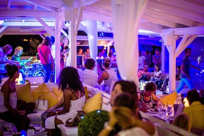 St Barth Nightlife : The Best Bars and Clubs to Visit